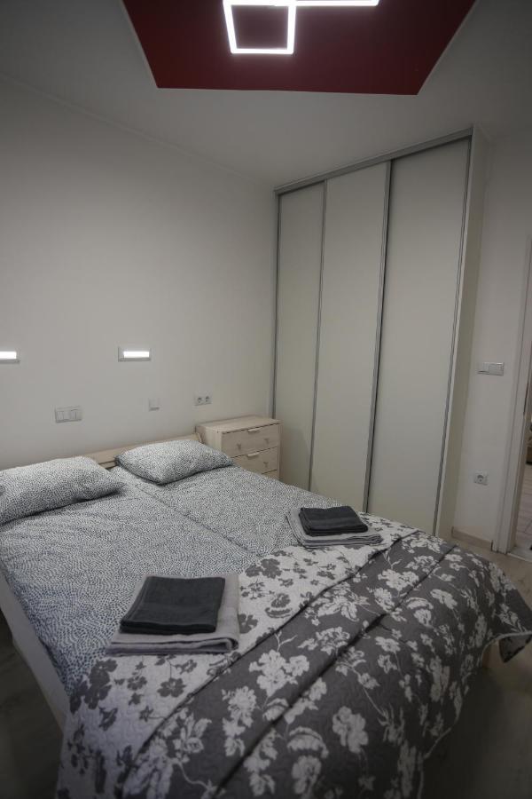 Lakilak Pihenohaz A Holt-tisza Partjan, Termalfuerdonel, Apartmán *