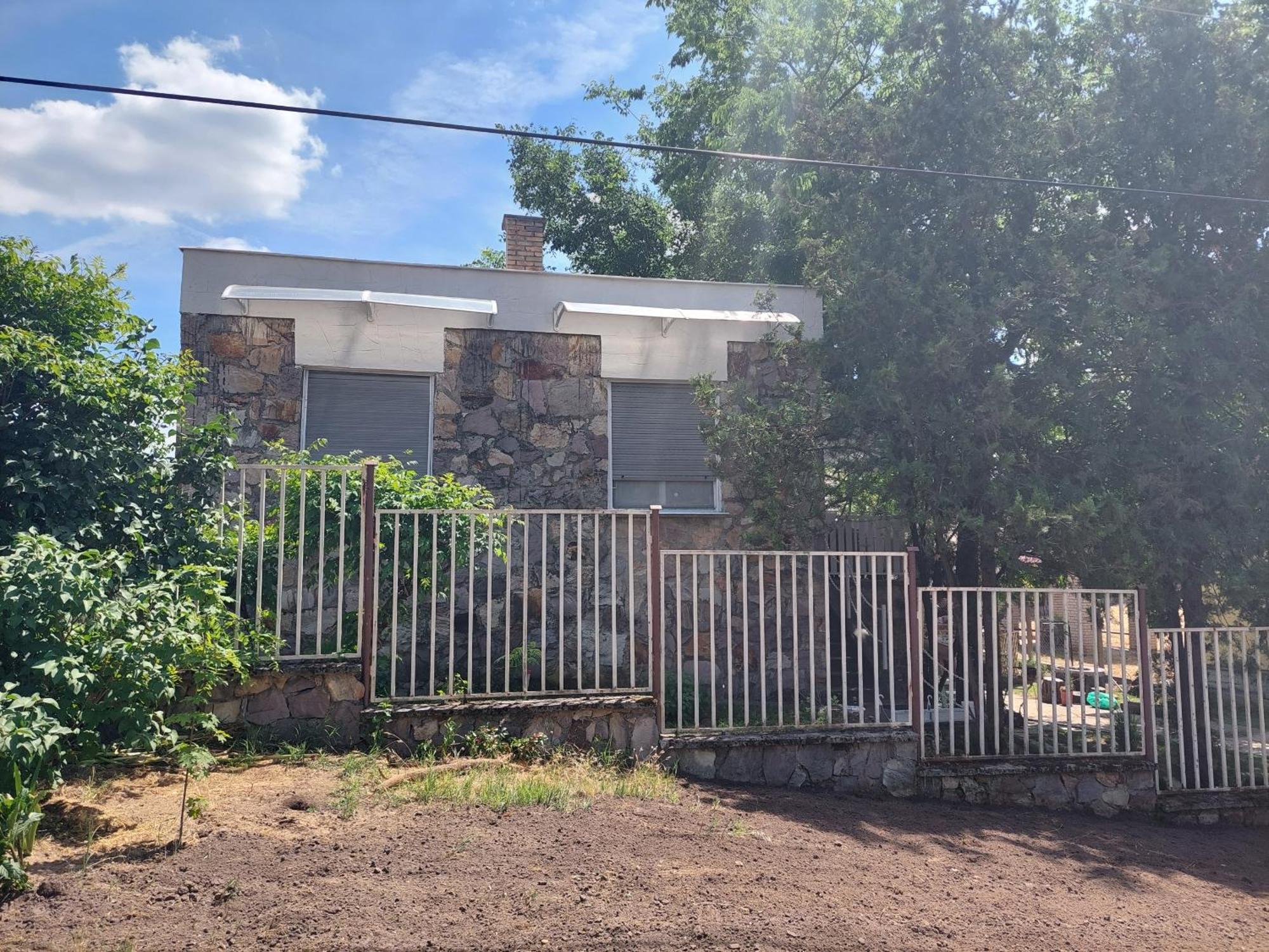 Lakilak Pihenohaz A Holt-tisza Partjan, Termalfuerdonel, Apartmán Lakitelek